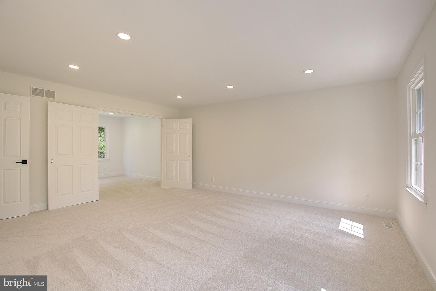 1733 Mayfair Place photo 15