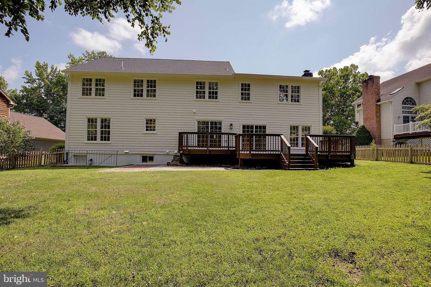 1733 Mayfair Place photo 31
