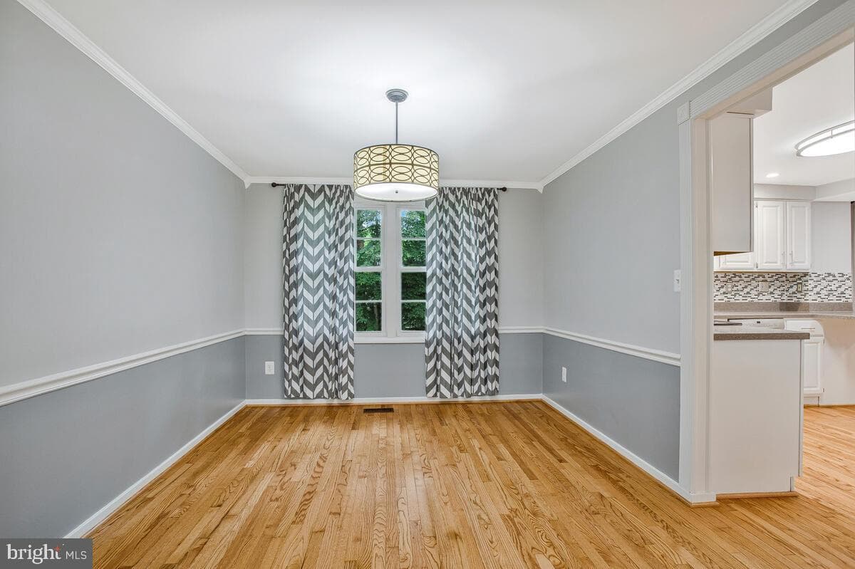 616 Bay Hills Drive photo 4
