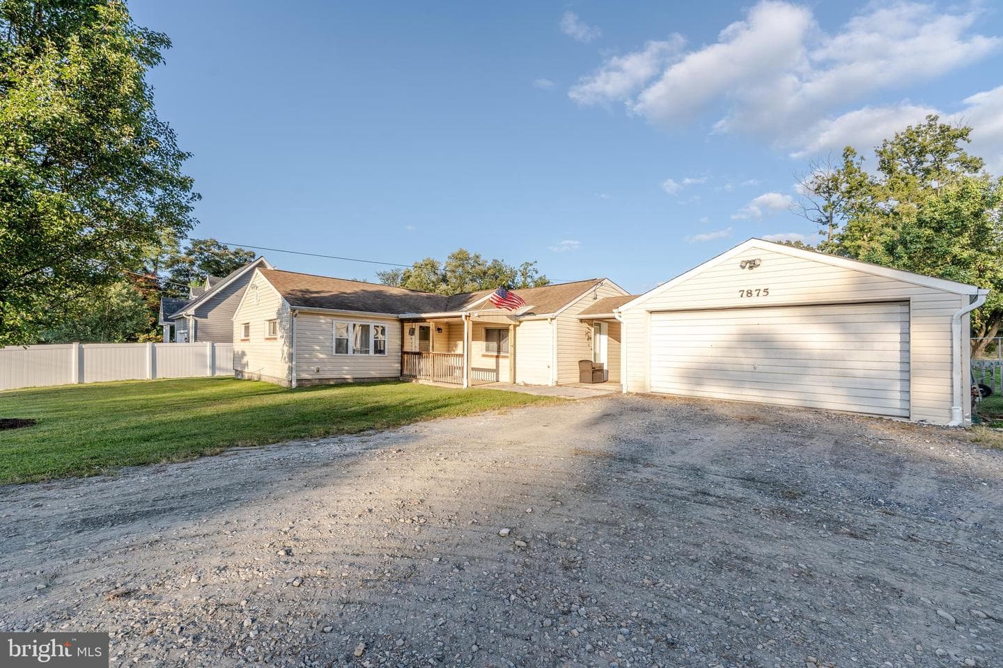 7875 Telegraph Road photo 18