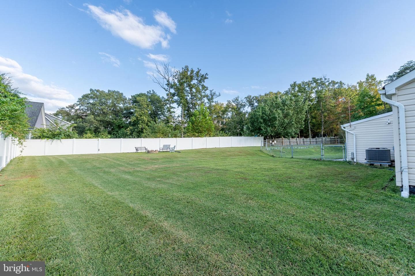 7875 Telegraph Road photo 20