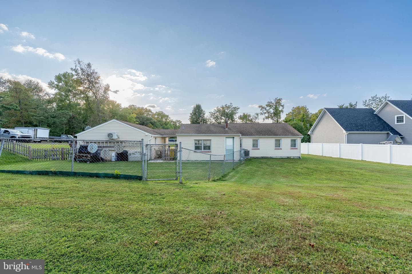 7875 Telegraph Road photo 22