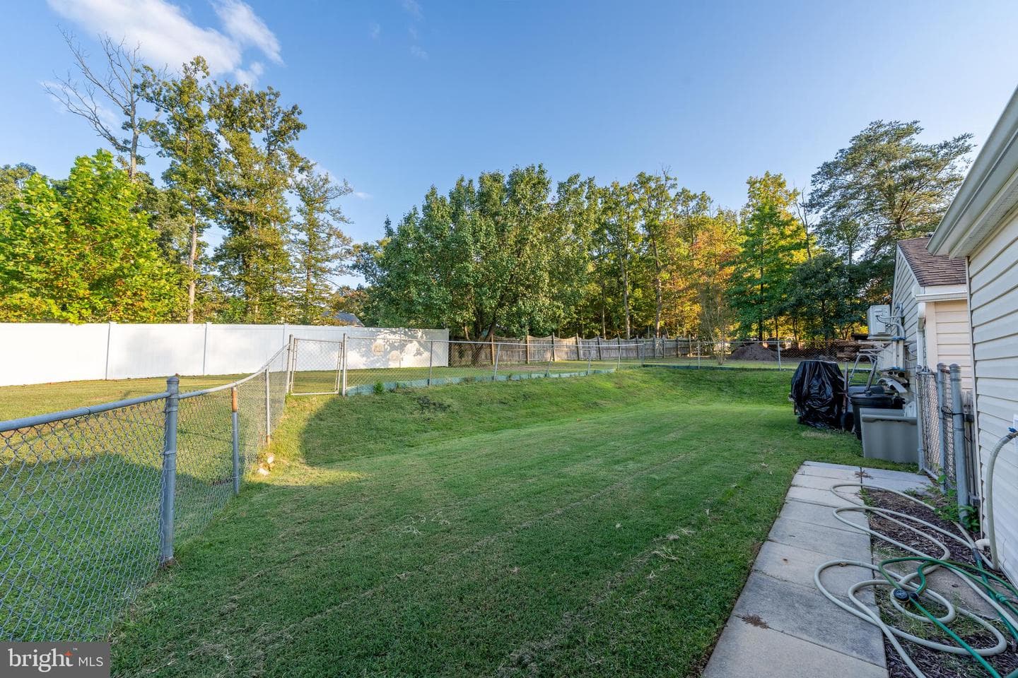 7875 Telegraph Road photo 25