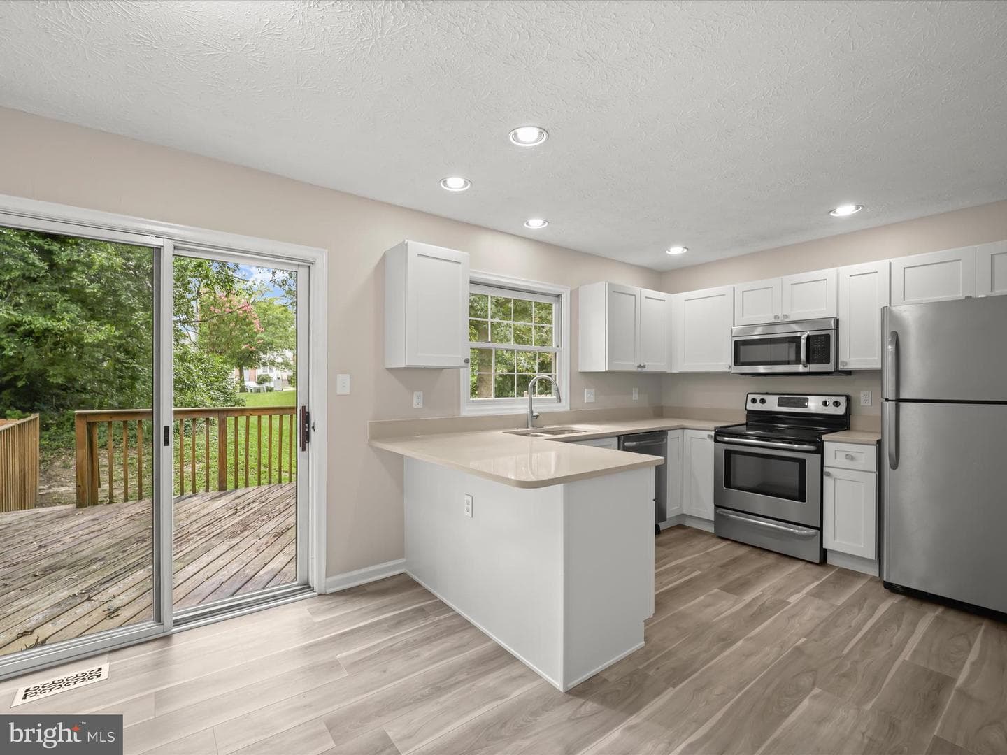 2141 Commissary Circle photo 6