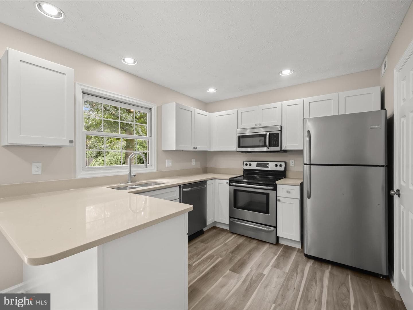 2141 Commissary Circle photo 7