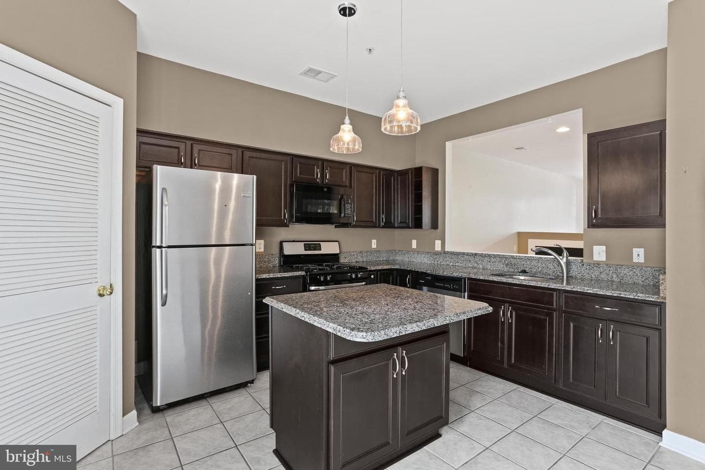 2710 Cherrywood Court photo 9
