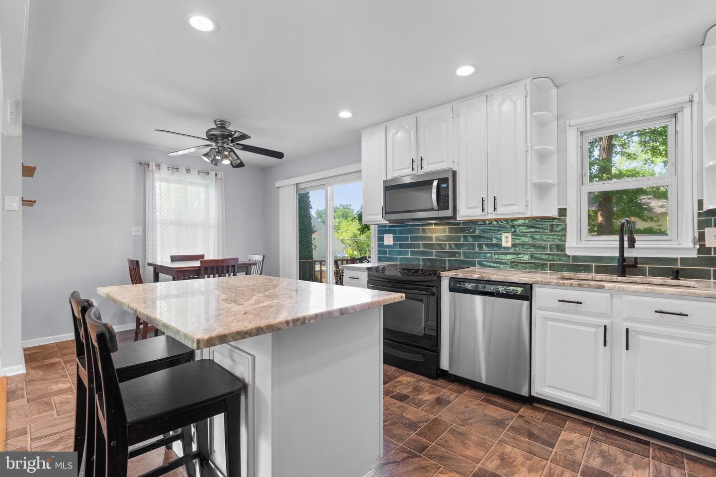 1746 Tacoma Road photo 11