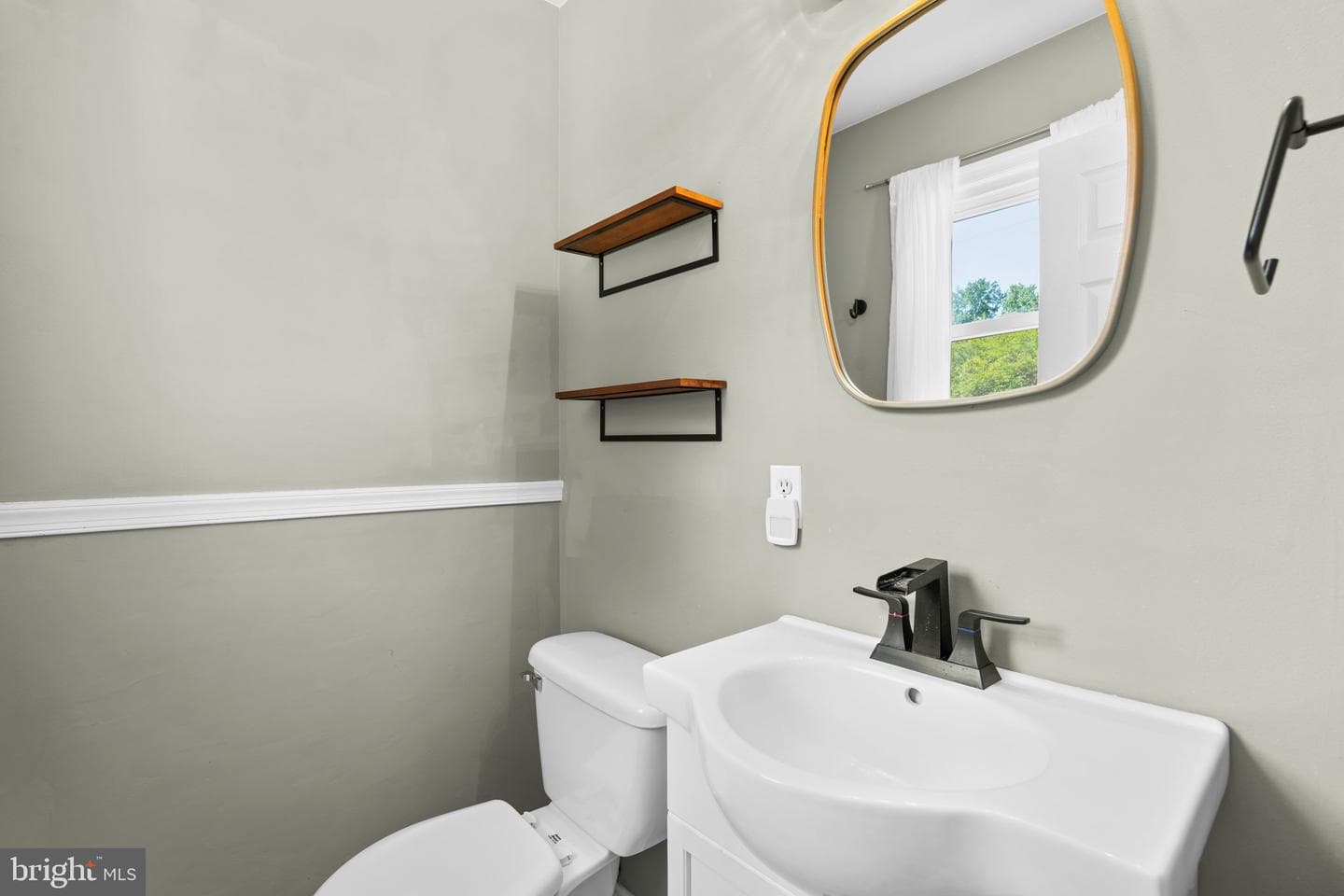 1746 Tacoma Road photo 22