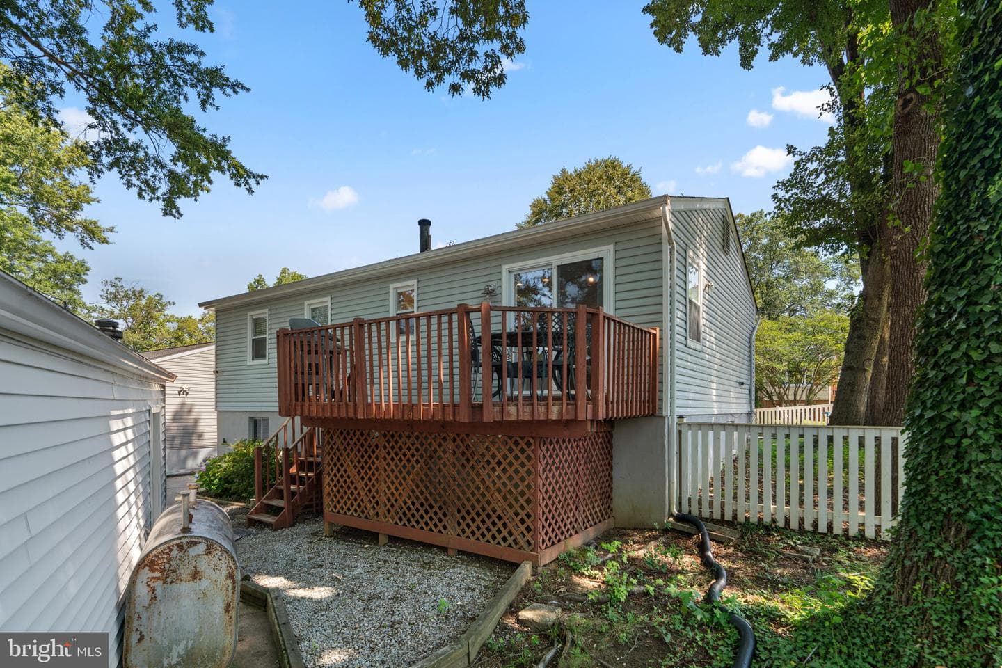 1746 Tacoma Road photo 45
