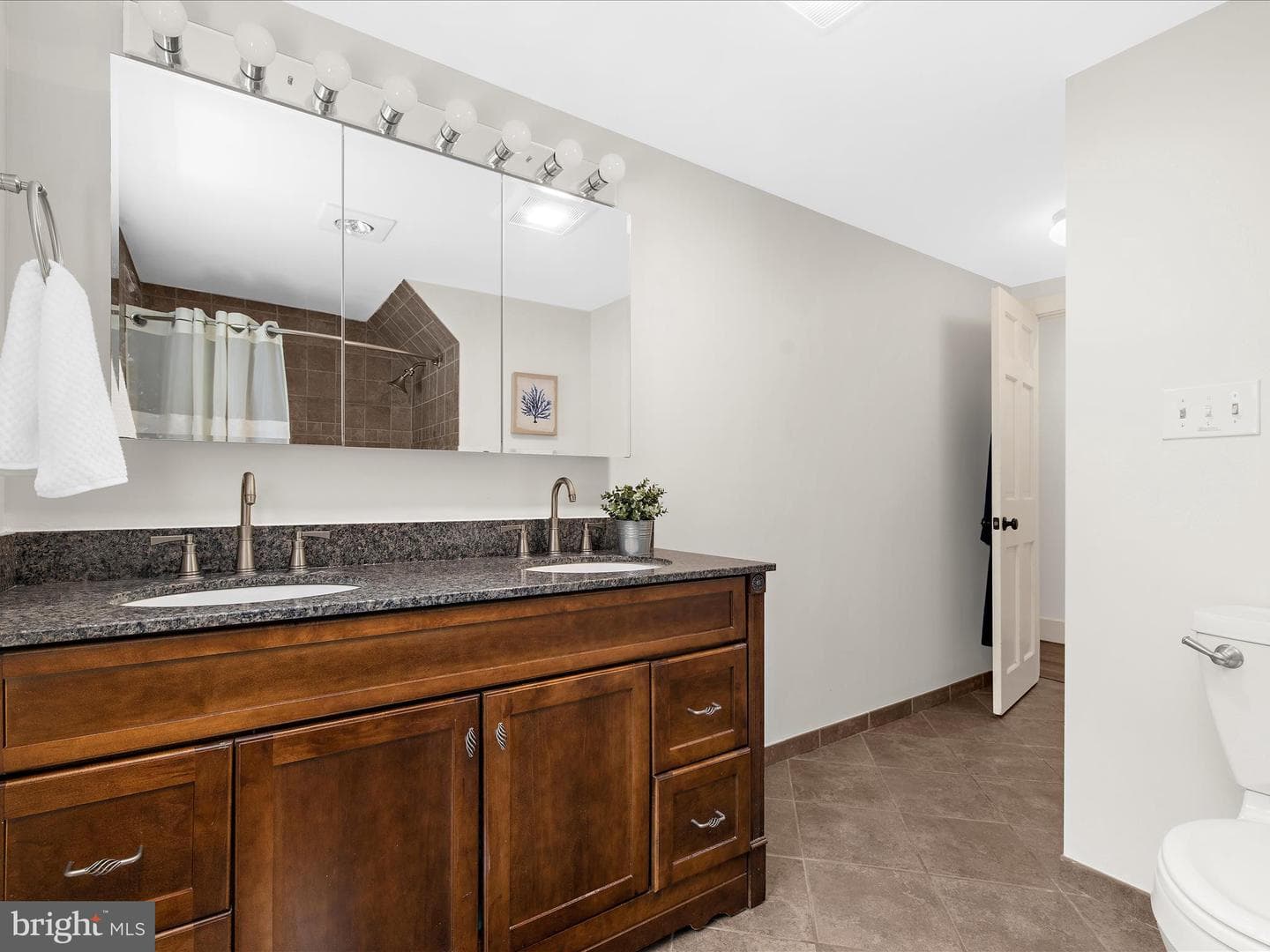 527 Lee Circle photo 35