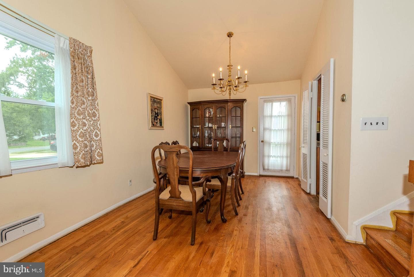 208 Ardmore Road photo 14