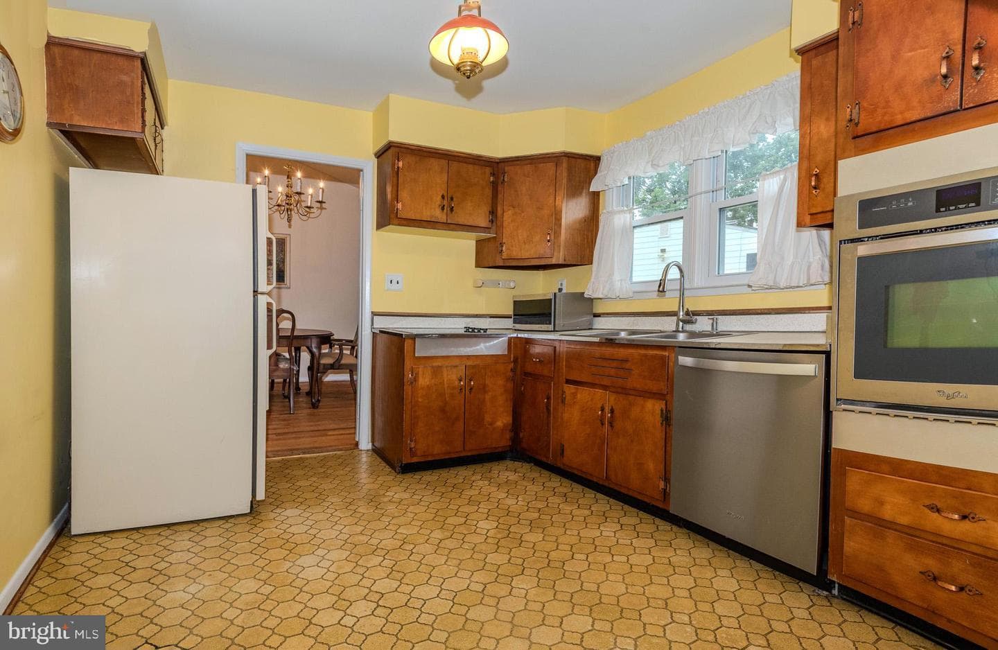 208 Ardmore Road photo 15