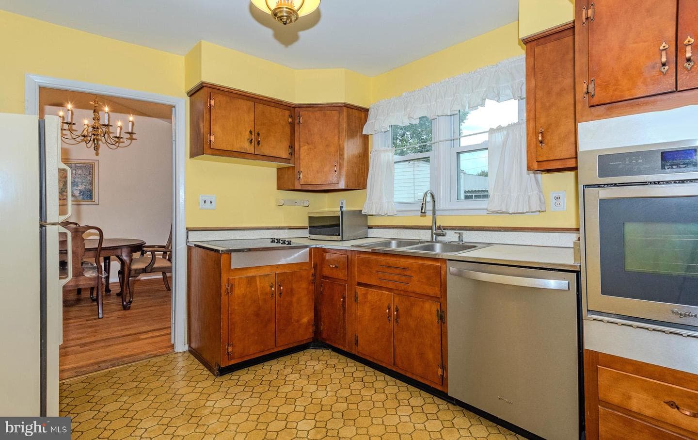 208 Ardmore Road photo 17