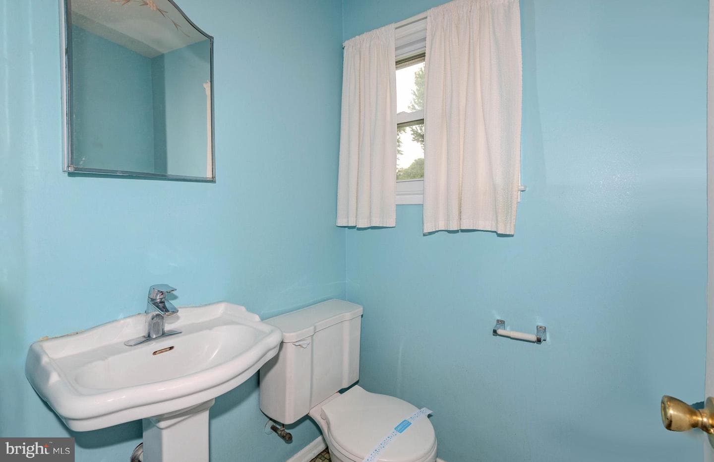 208 Ardmore Road photo 22
