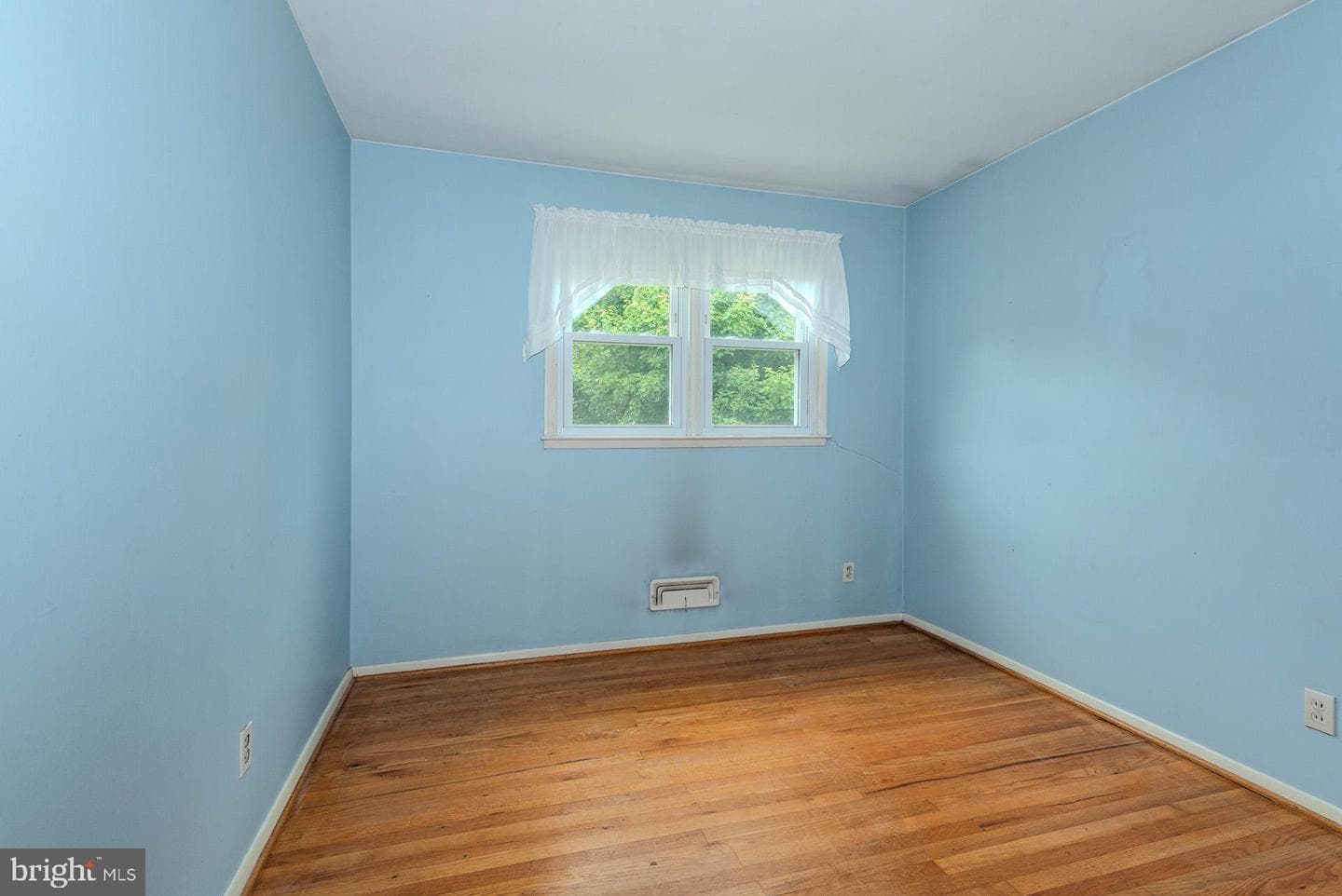 208 Ardmore Road photo 24