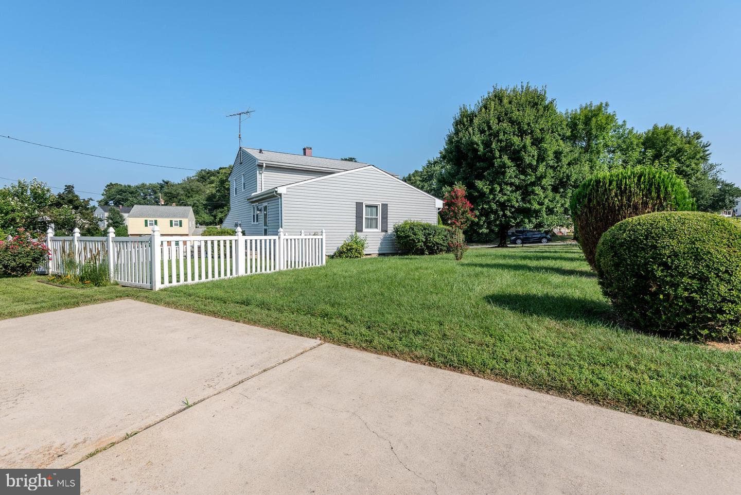208 Ardmore Road photo 35
