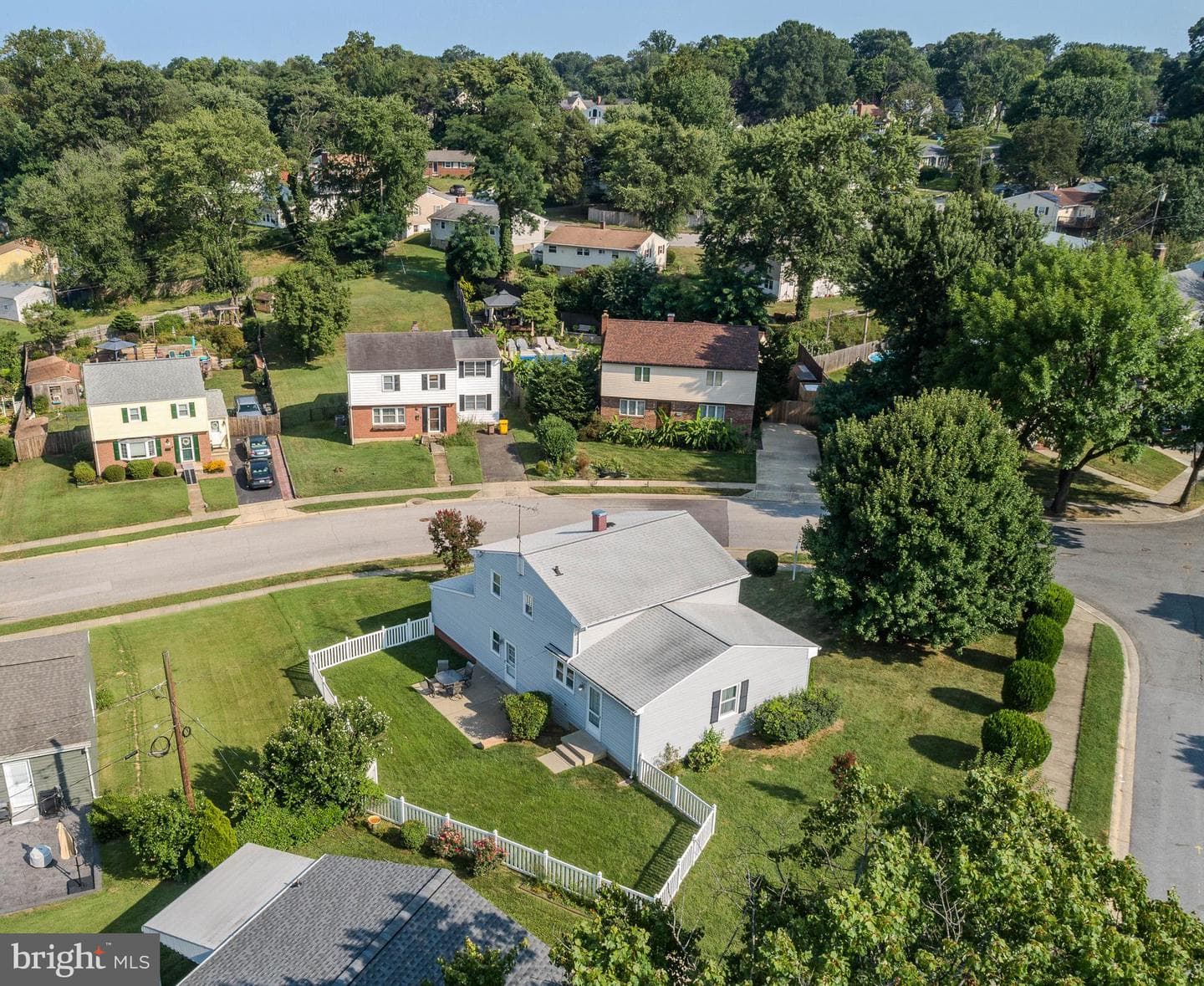 208 Ardmore Road photo 38