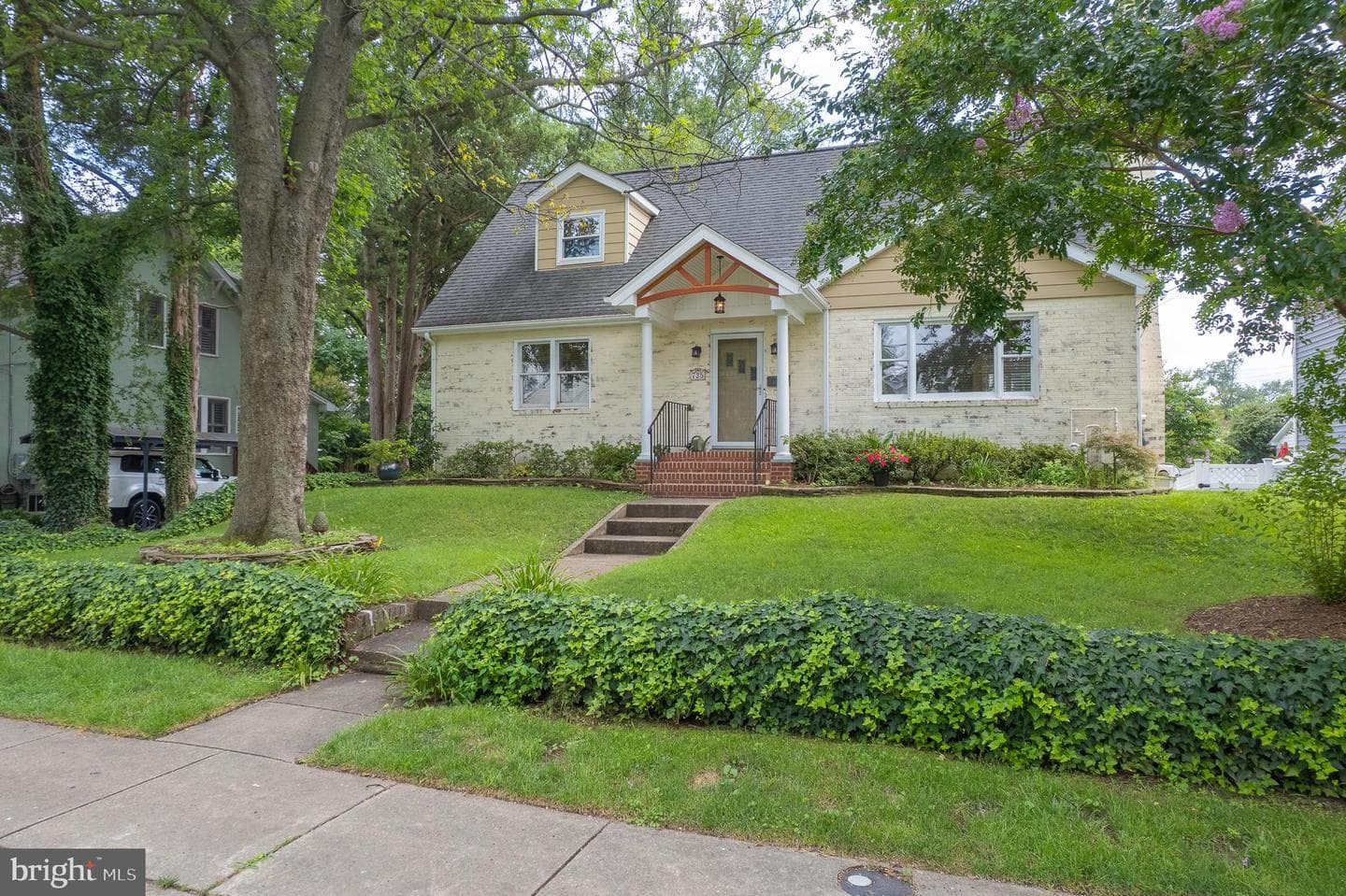 735 Glenwood Street photo 5