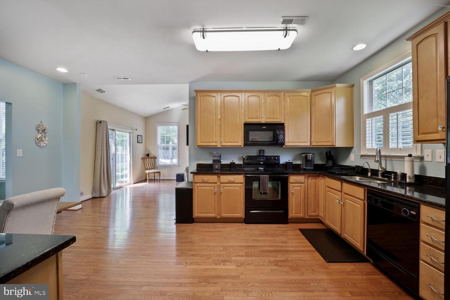 214 Poplar Avenue photo 9