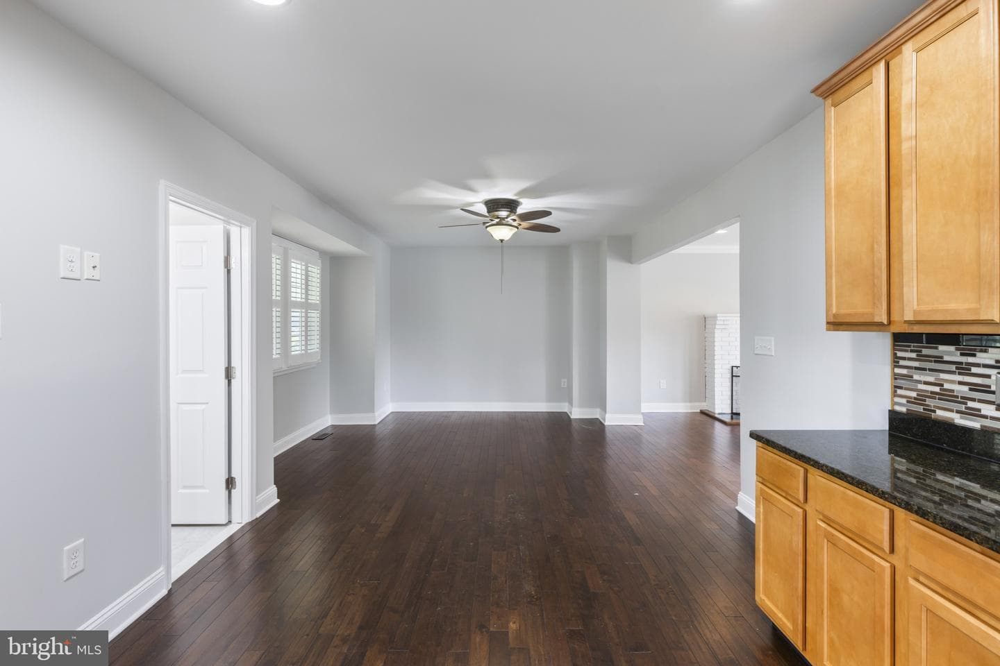 536 Forest View Road photo 10