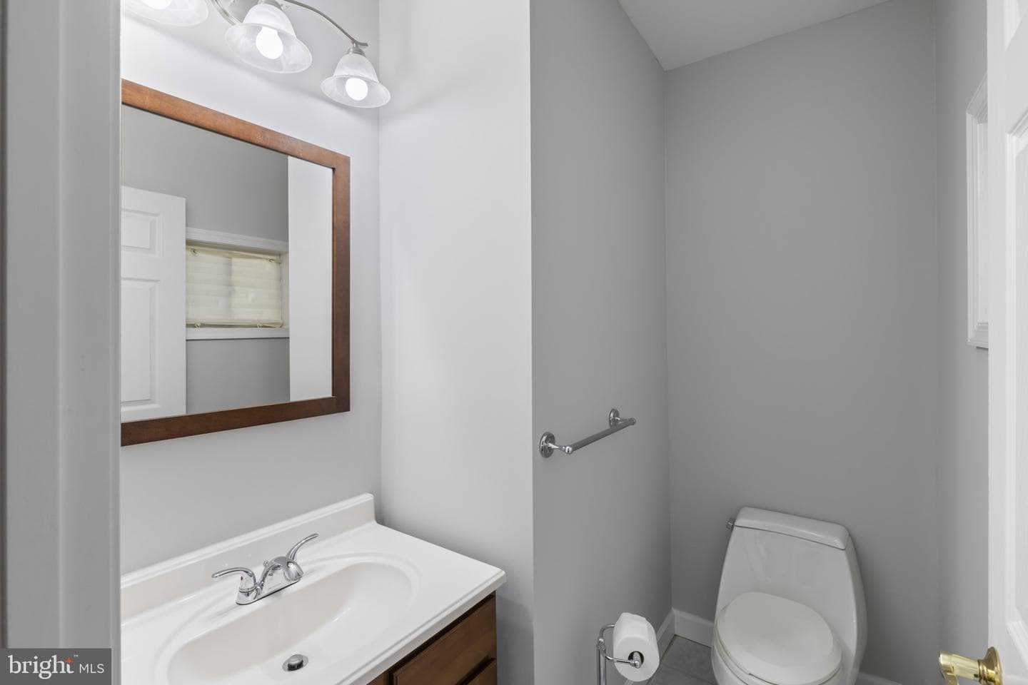 536 Forest View Road photo 11