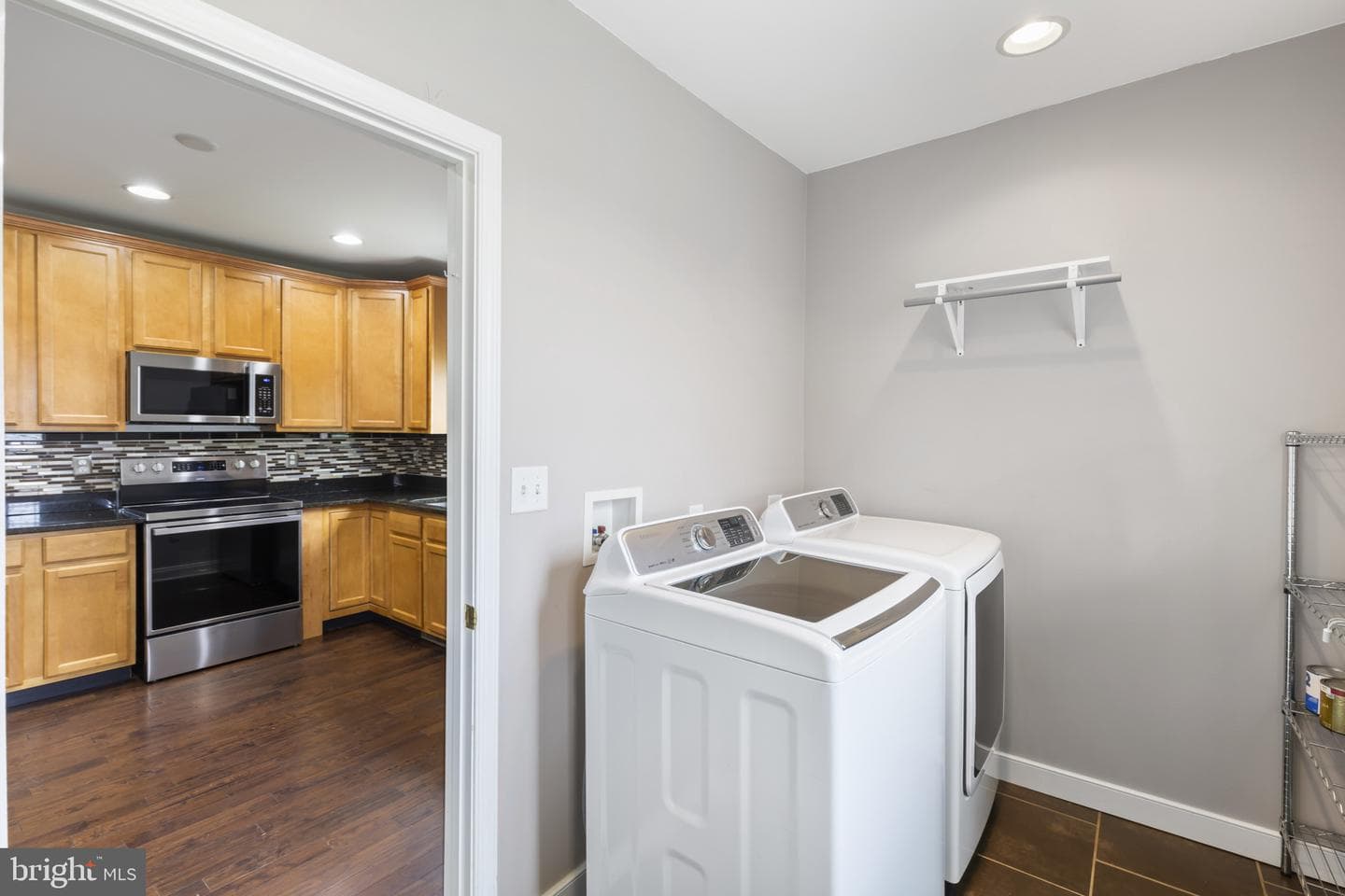 536 Forest View Road photo 9