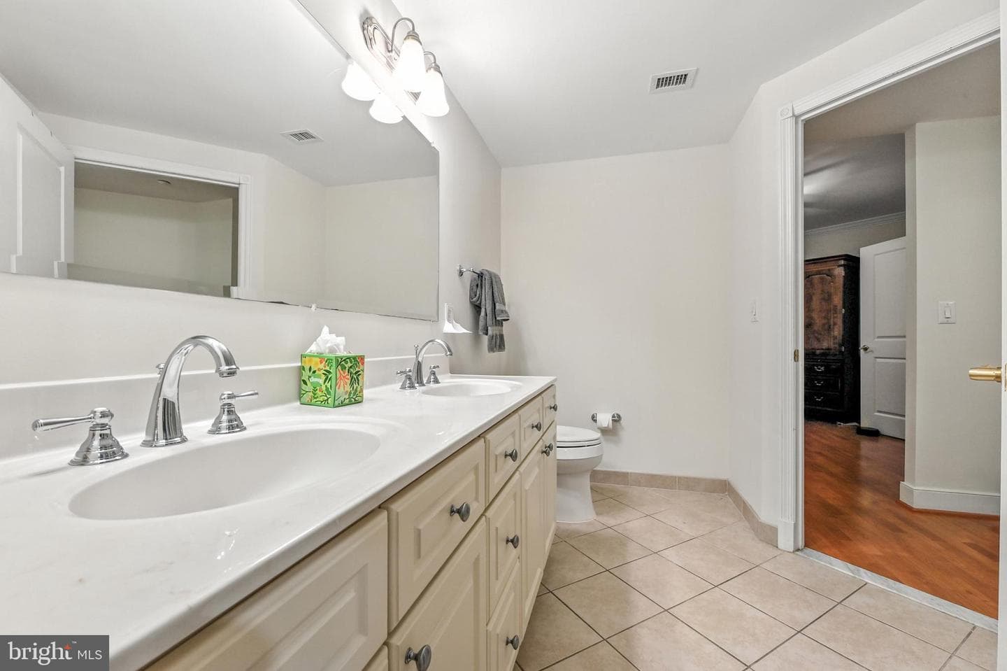 5 Park Place #217 photo 16