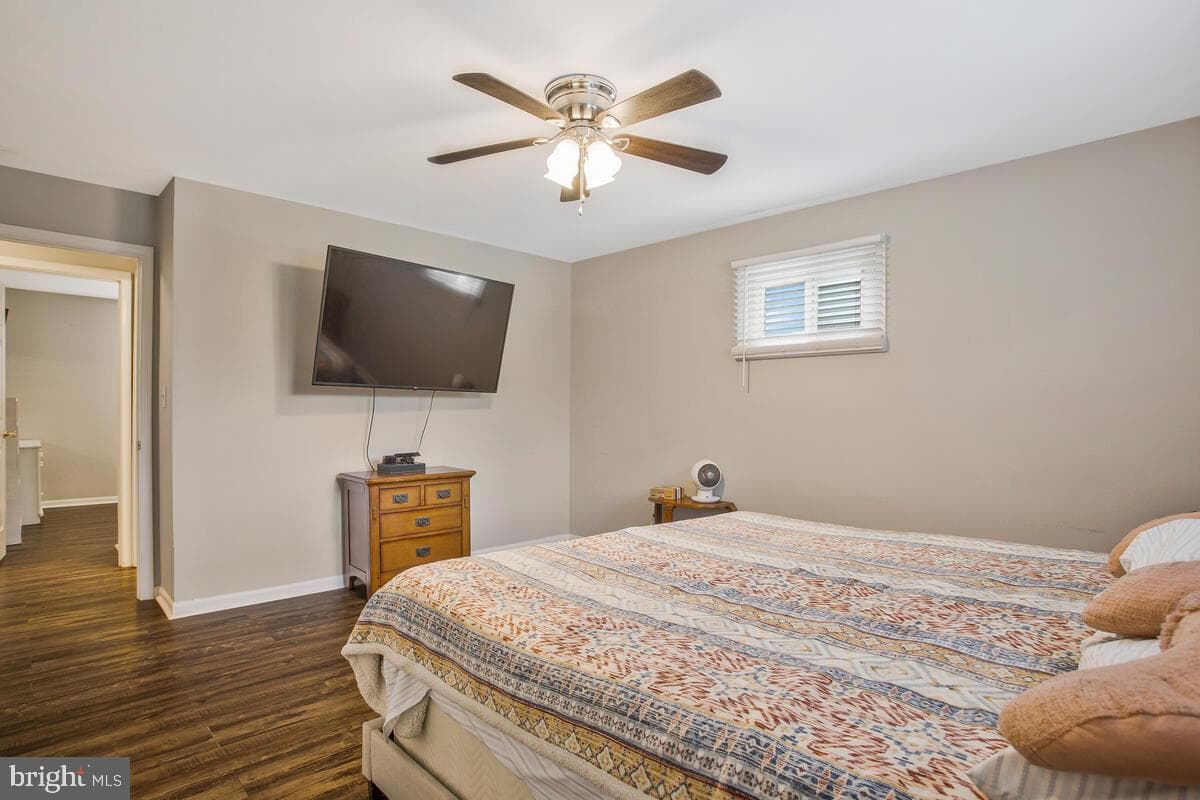 228 Royal Arms Way photo 16