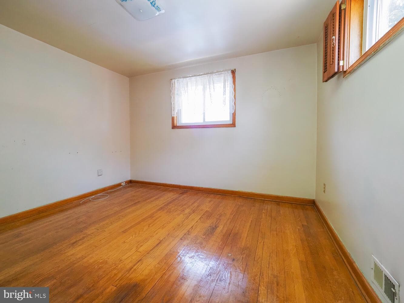 238 Wanda Road photo 22