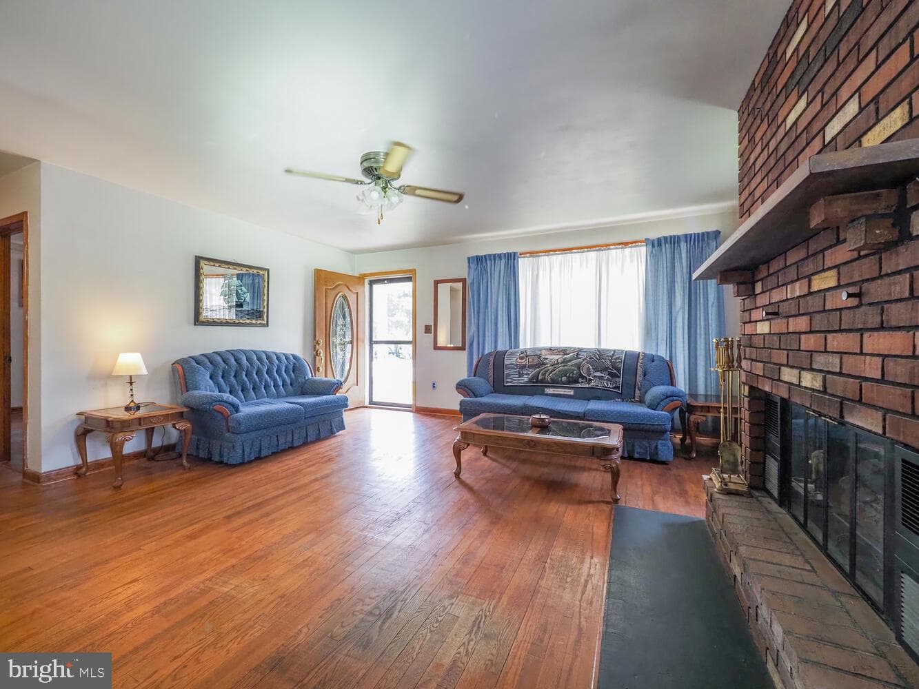 238 Wanda Road photo 3