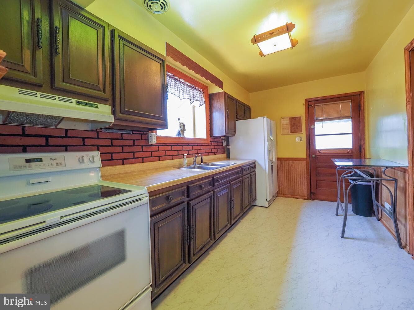 238 Wanda Road photo 6
