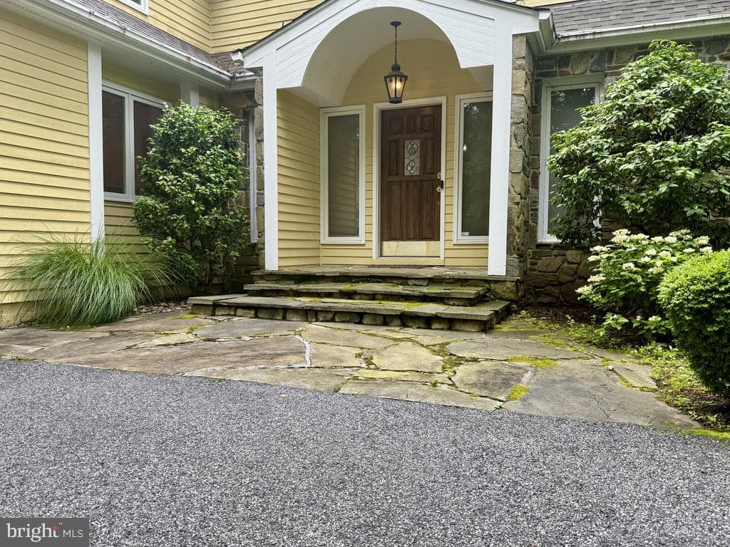 1583 Keswick Place photo 4