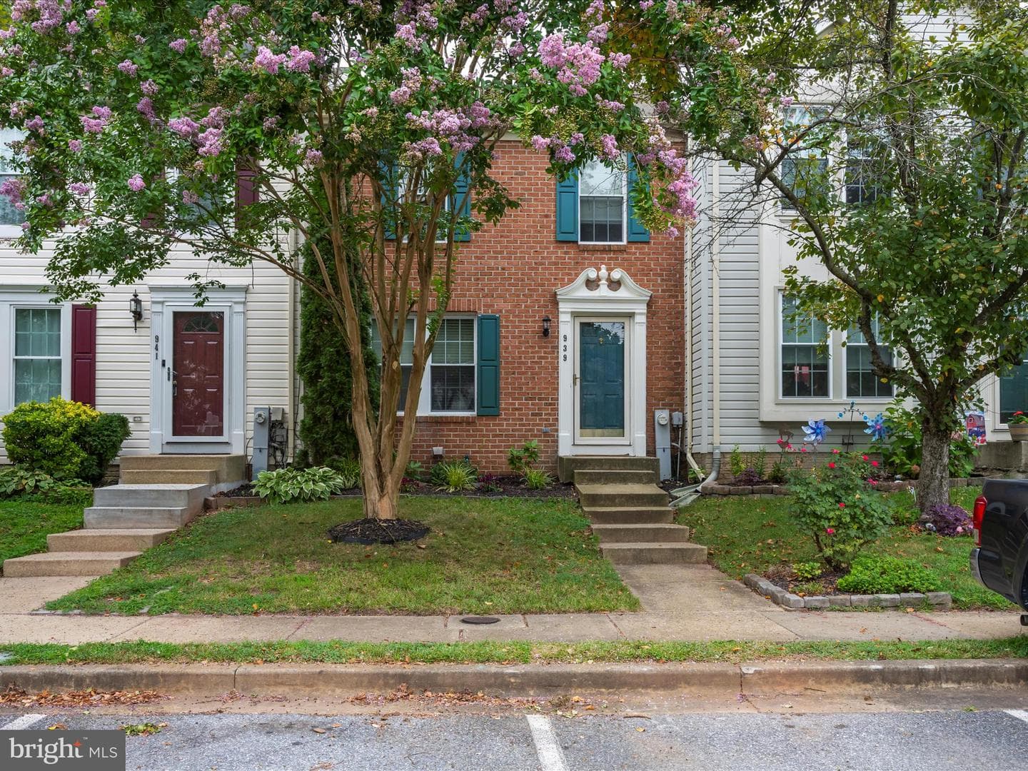 939 Chestnut Manor Ct photo 2