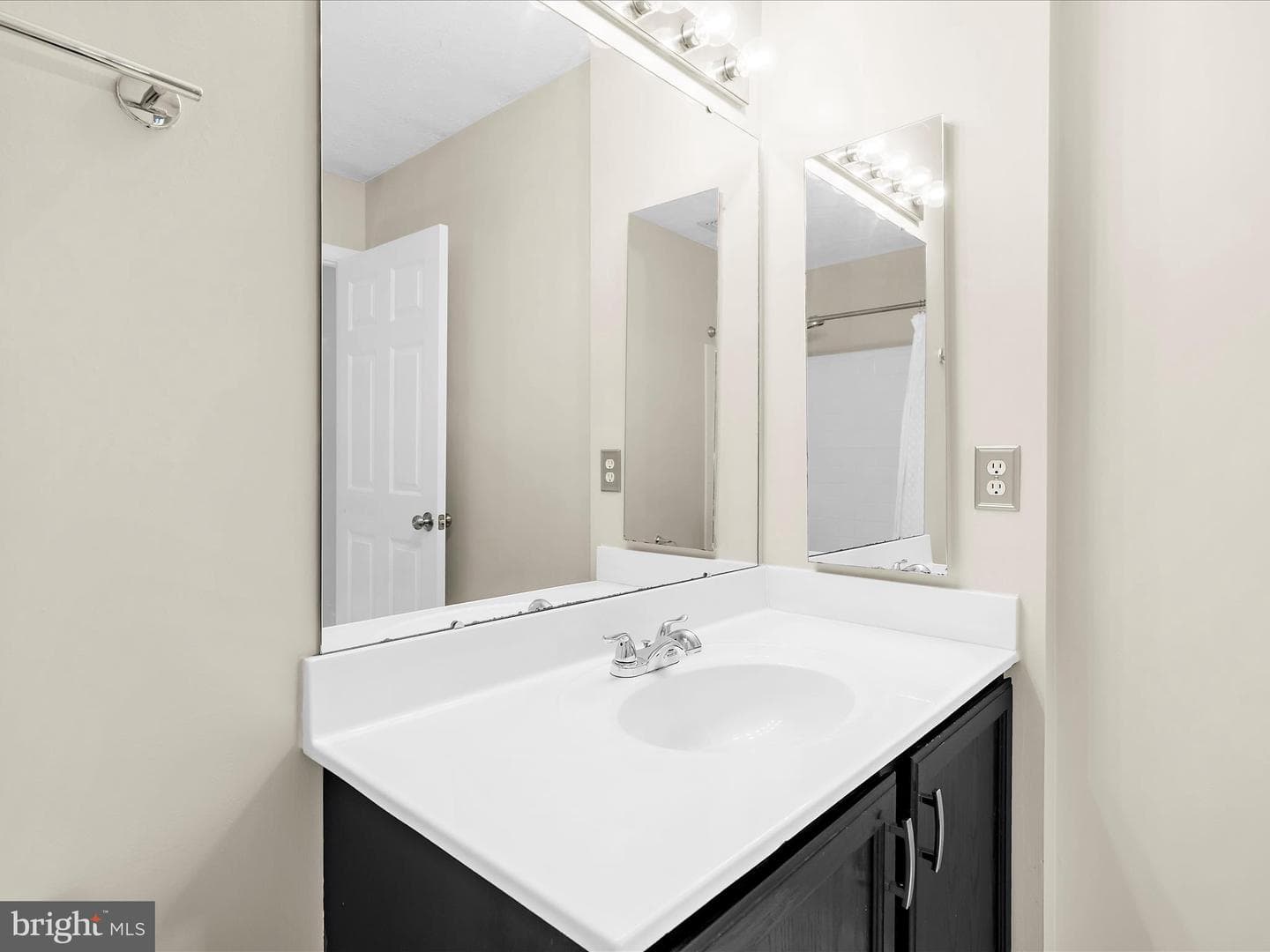 939 Chestnut Manor Ct photo 20