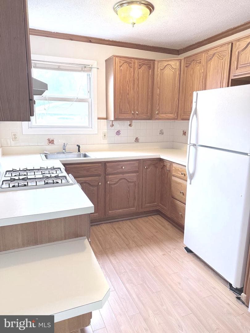 210 Hollywood Court photo 23