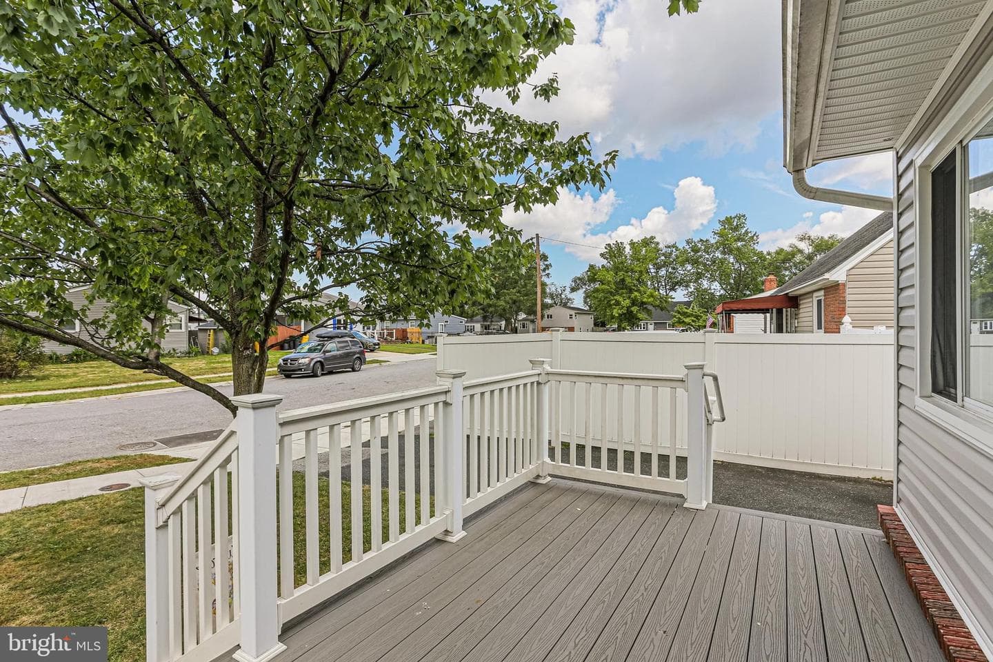 210 Hollywood Court photo 25