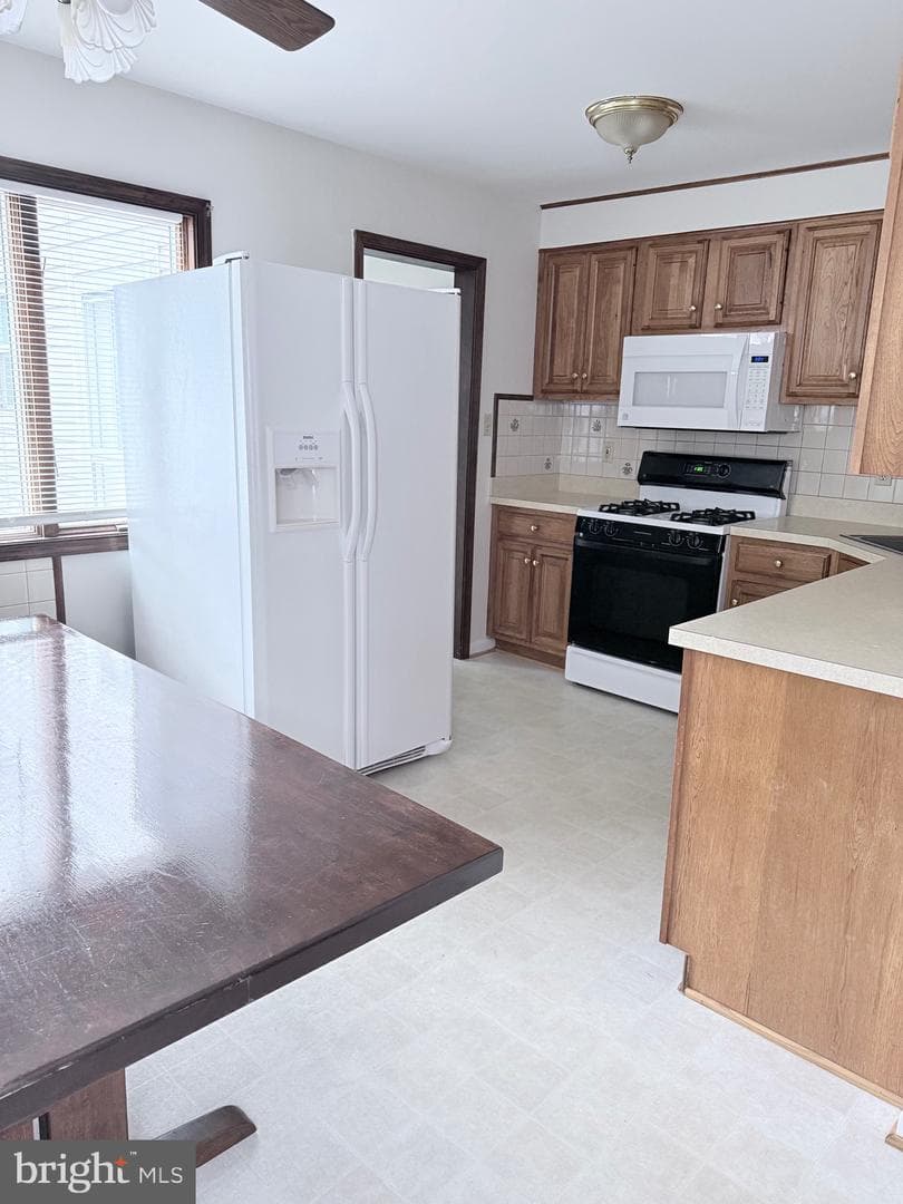 210 Hollywood Court photo 7