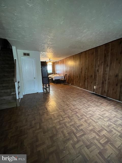 212 W Riverview Road photo 2