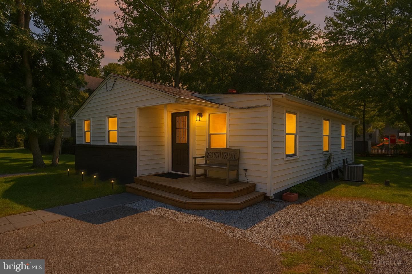 3504 Cohasset Avenue photo 1