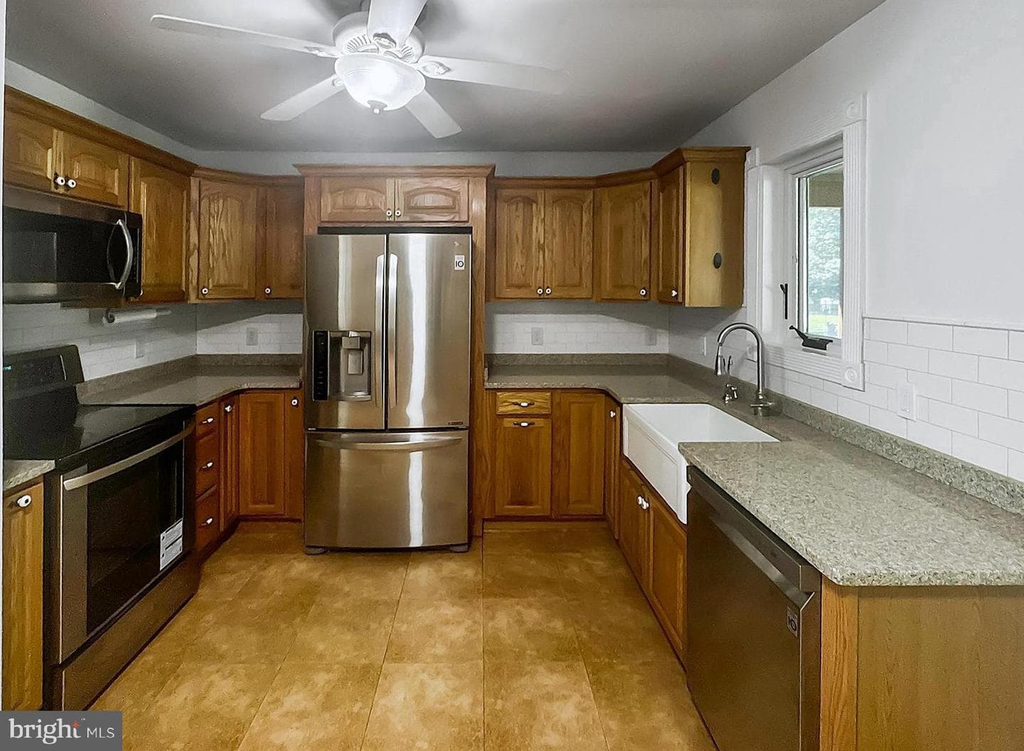174 Oak Drive photo 3
