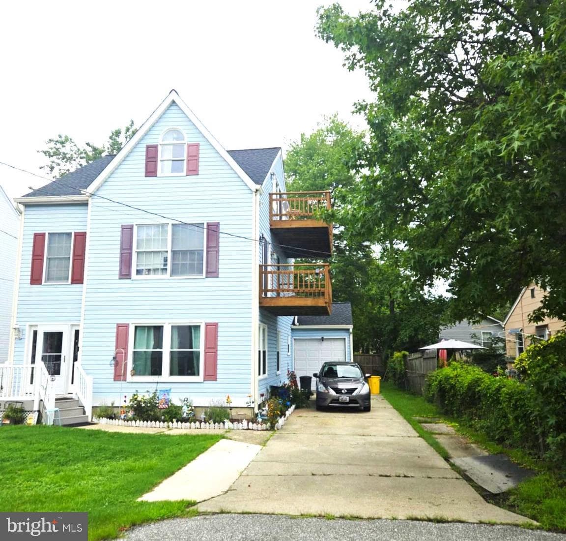 1216 Grove Avenue photo 2