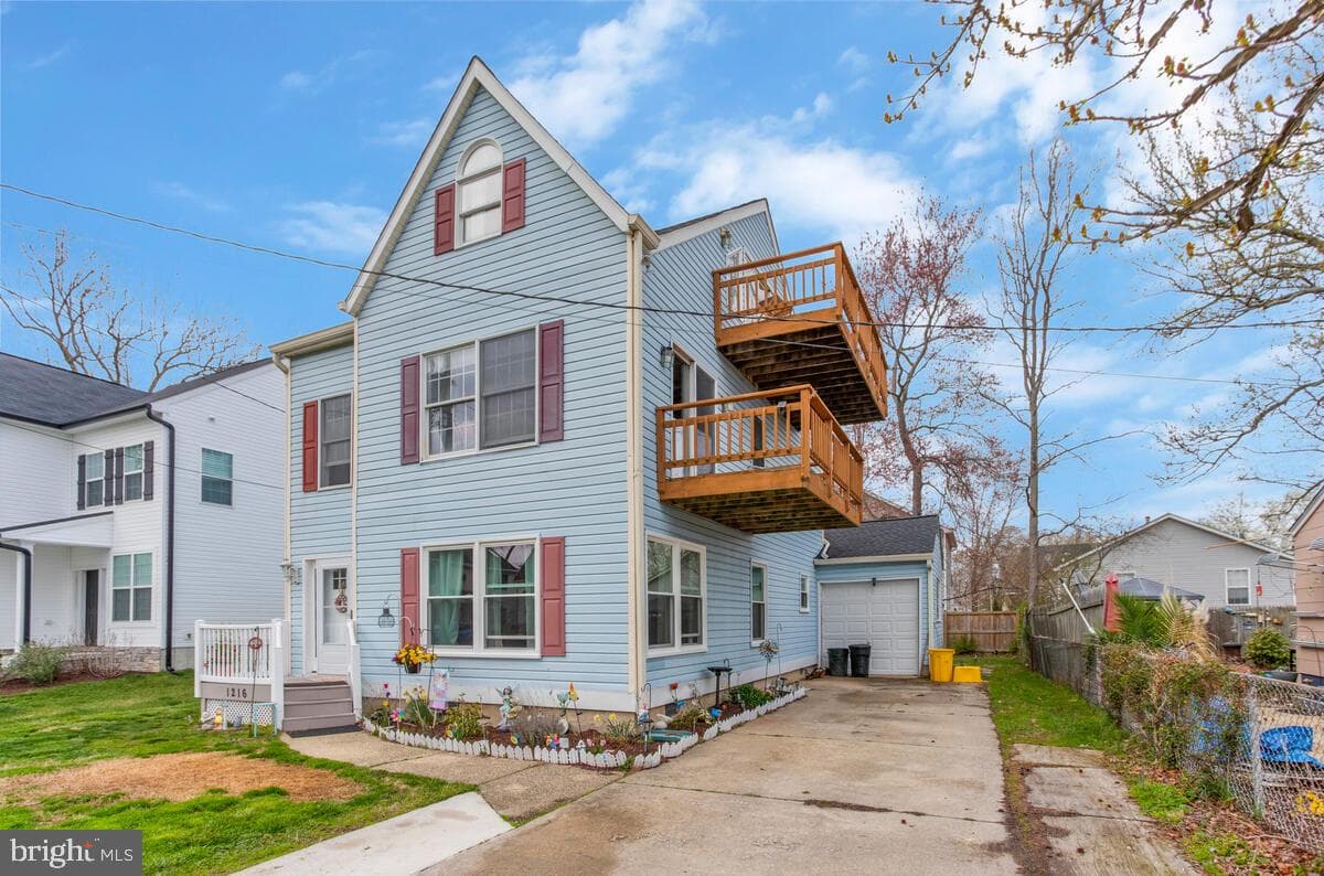 1216 Grove Avenue photo 4