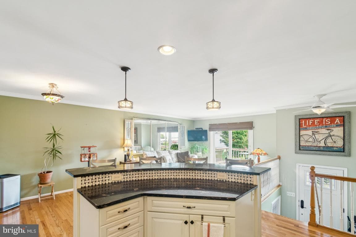 831 Shore Drive photo 5