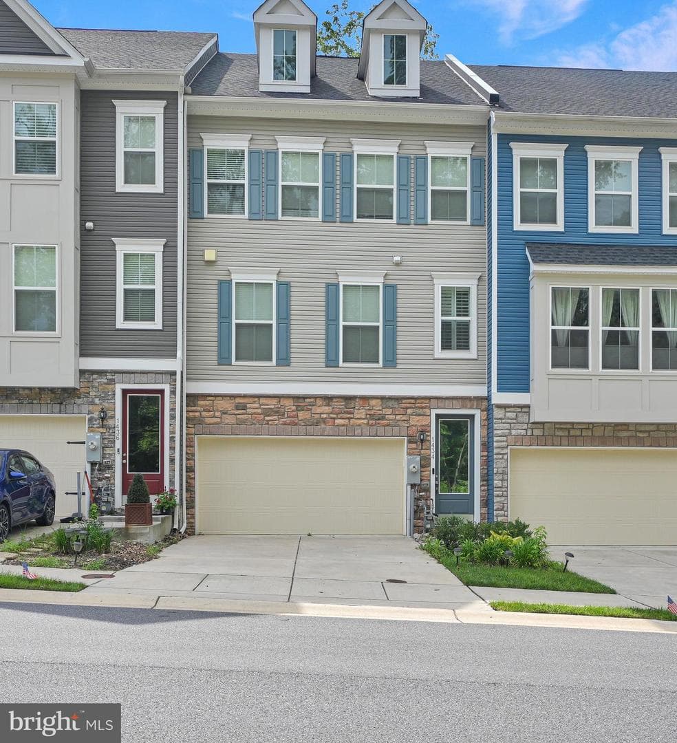 1434 Honey Locust Drive photo 2