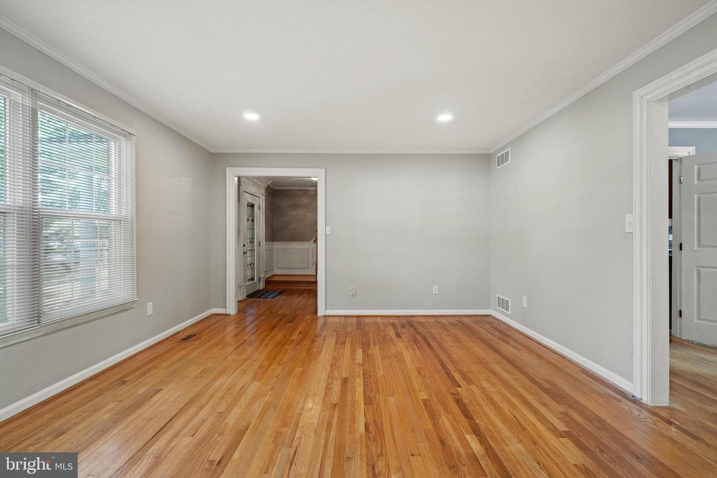 467 Cornwall Court photo 17