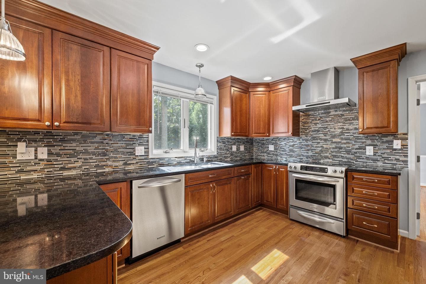 467 Cornwall Court photo 18