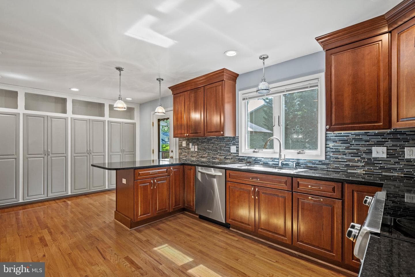 467 Cornwall Court photo 19