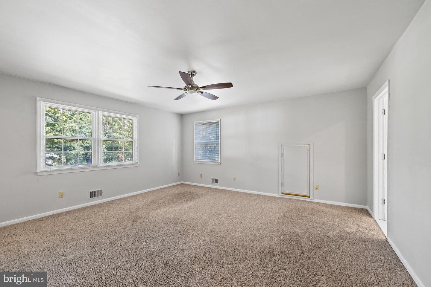 467 Cornwall Court photo 30