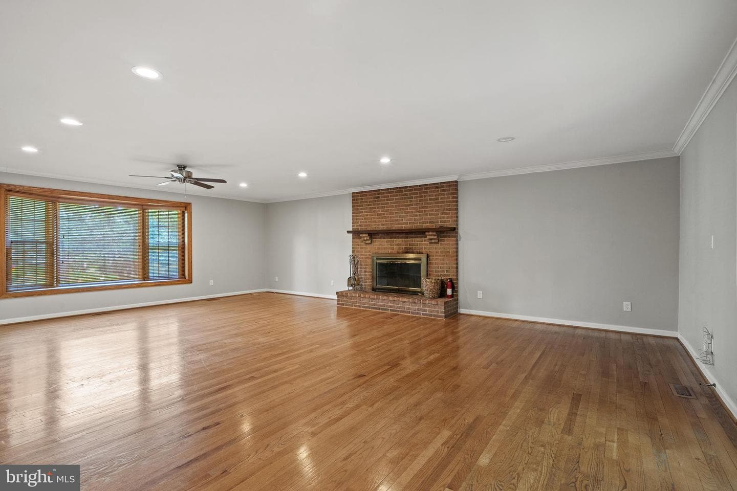 467 Cornwall Court photo 9