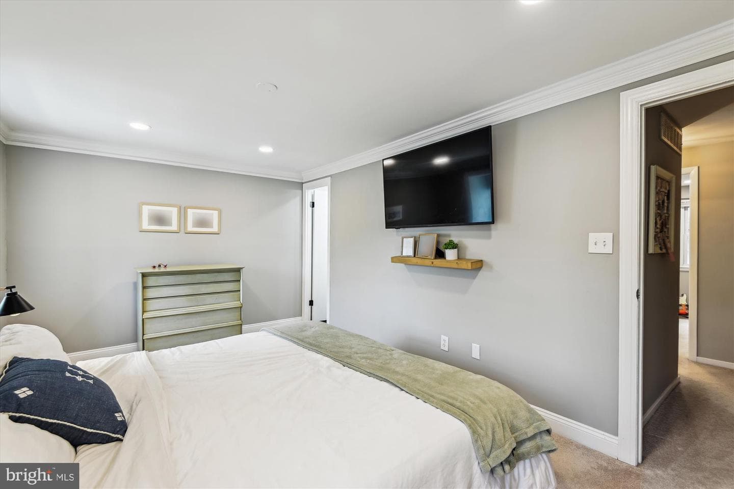 1784 Sharwood Place photo 18